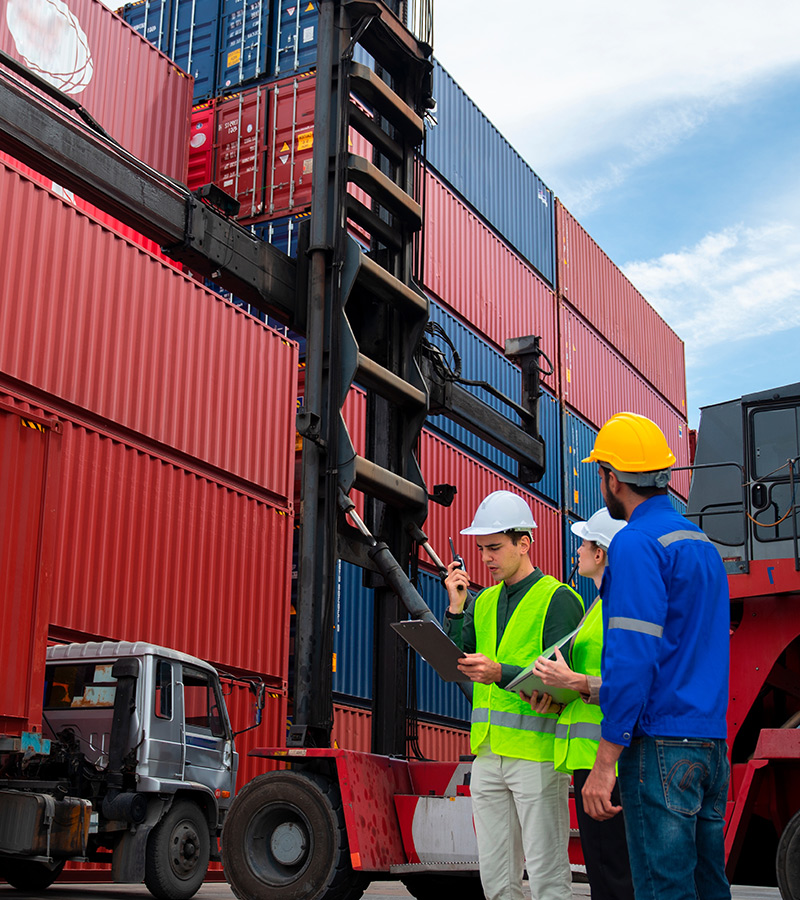 foreman-engineer-man-control-loading-containers-bo-P7CHKC6a.jpg foreman-engineer-man-control-loading-containers-bo-P7CHKC6a.jpg